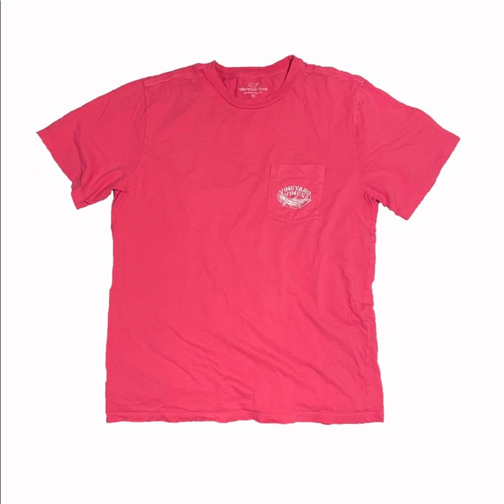 Pink vineyard vines tshirt